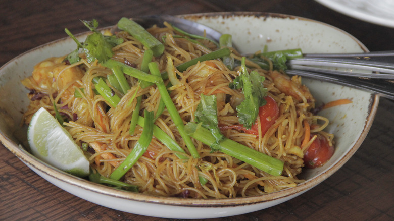 asian noodles with shrimp 