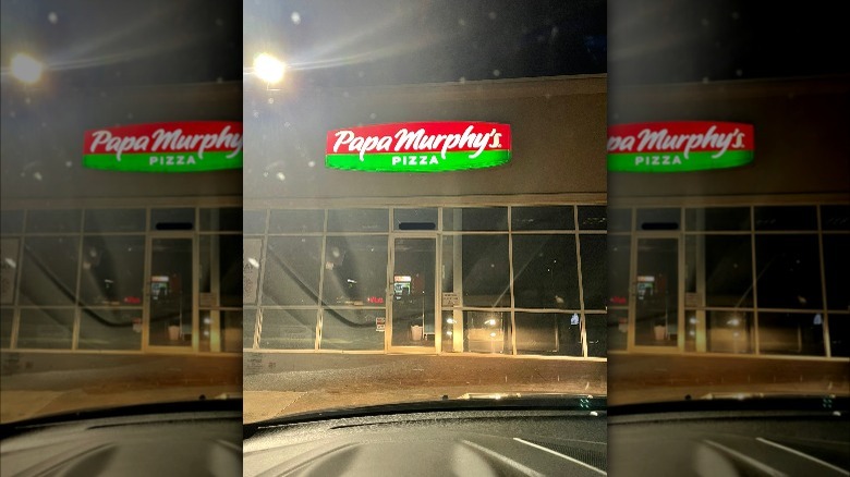 A Papa Murphy's location from a car