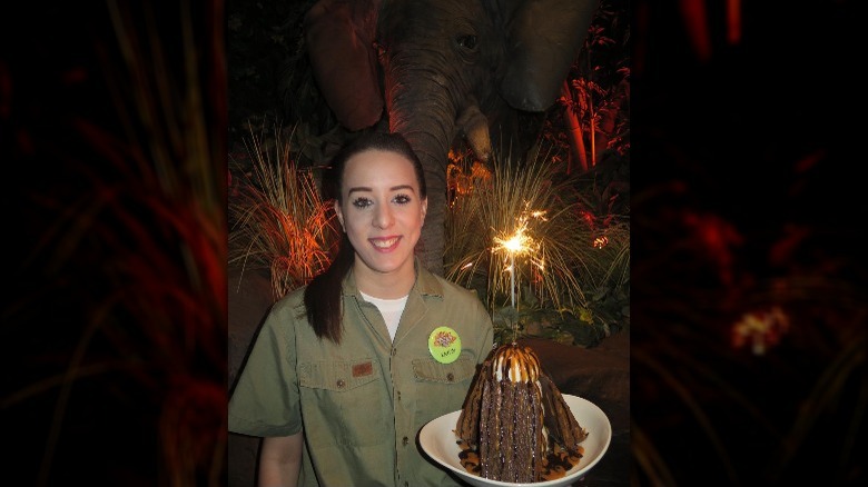 Rainforest Cafe employee