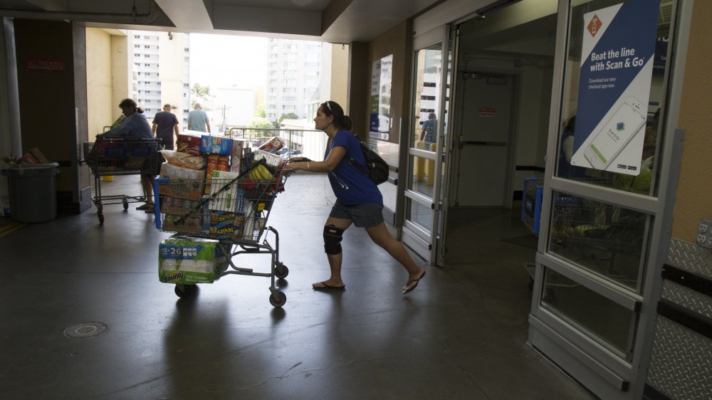 Sams Club shopper