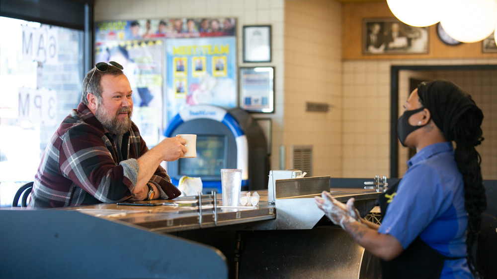 waffle house employees working during pandemic