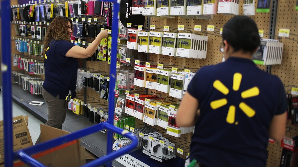 how employees feel like replaceable cogs at walmart