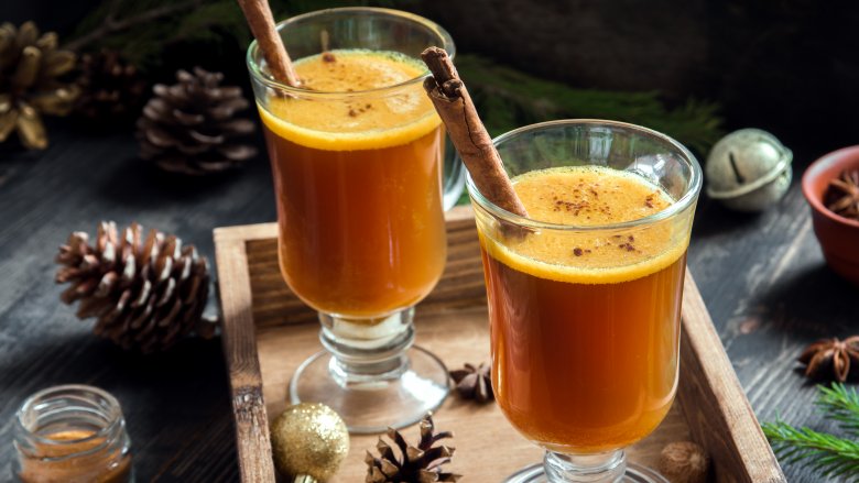15 Hot Alcoholic Drinks To Keep You Warm All Winter
