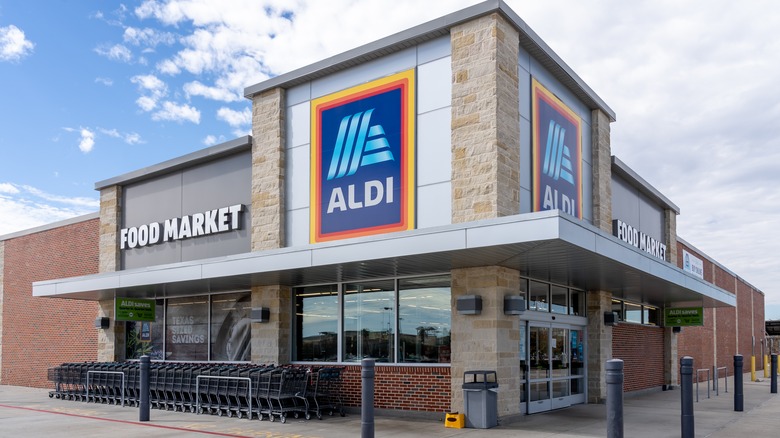 Aldi food market exterior