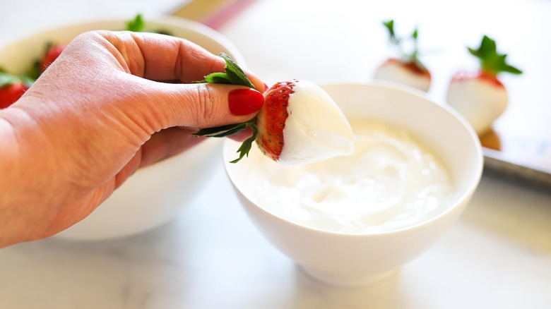 strawberry dipped in yogurt 