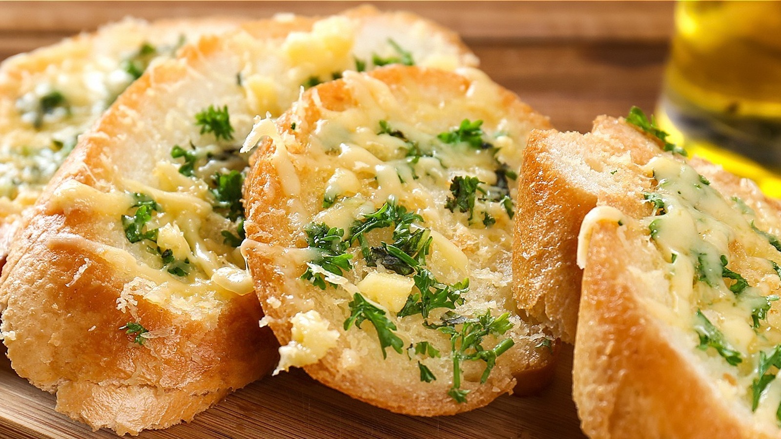 You Can End Up With Even Tastier Garlic Bread By Adding Mayo