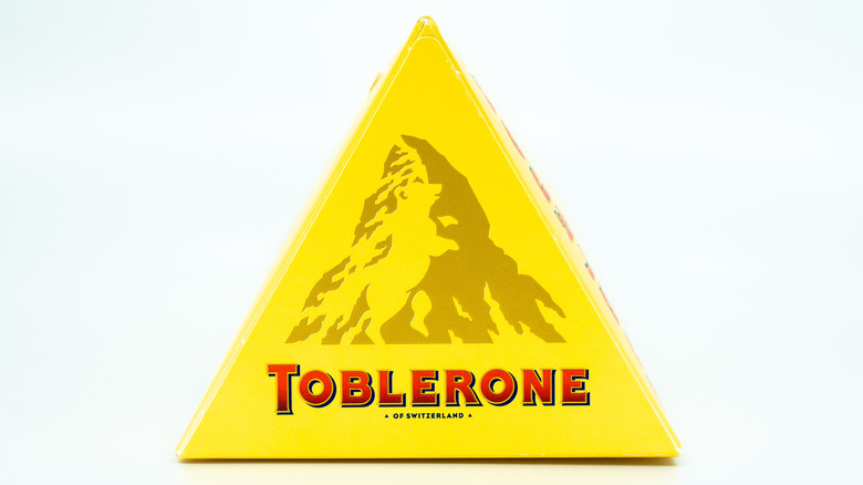 Bear in Toblerone logo 