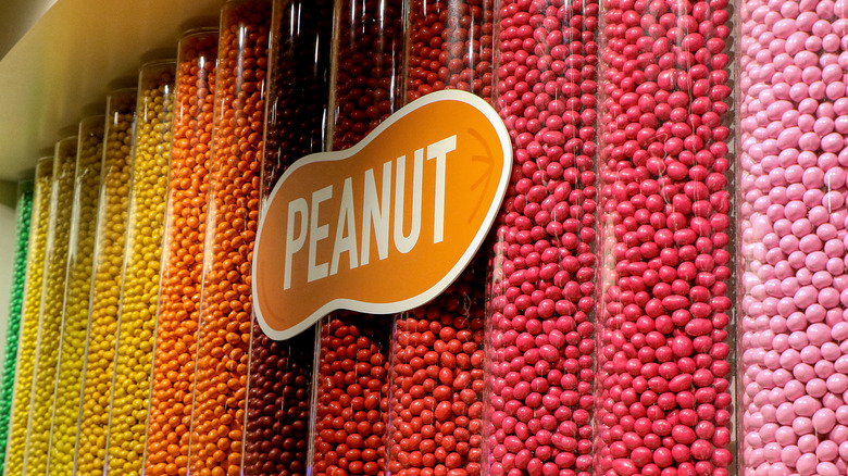 multiple colors for peanut M&M's