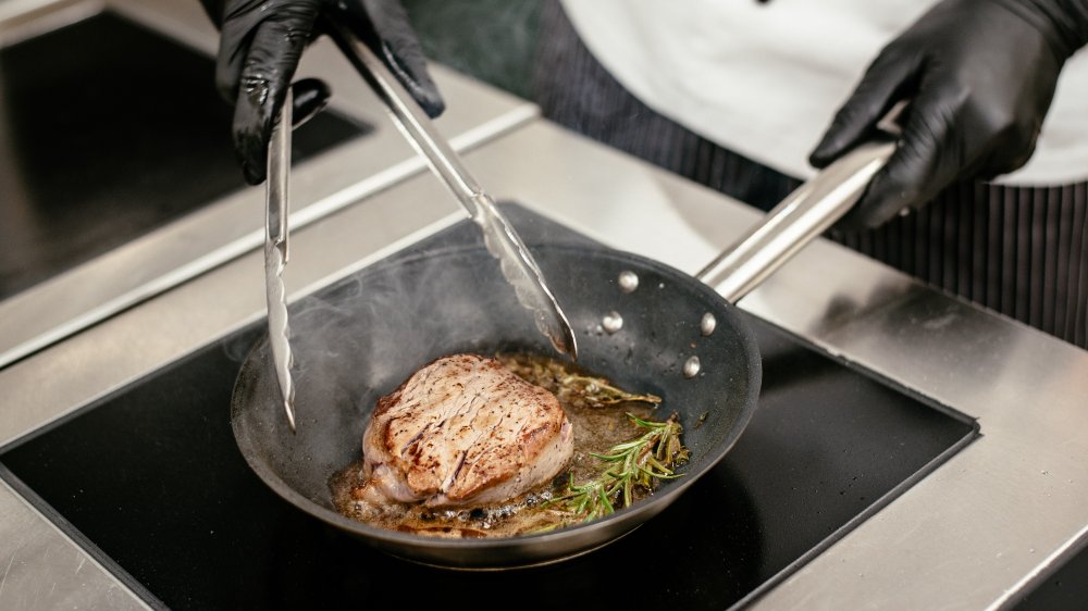 cast iron pan for steaks