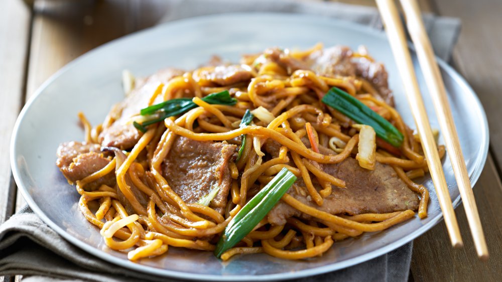 Beef lo mein