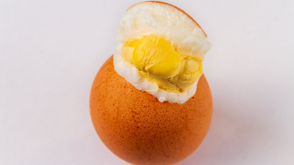 Exploding egg