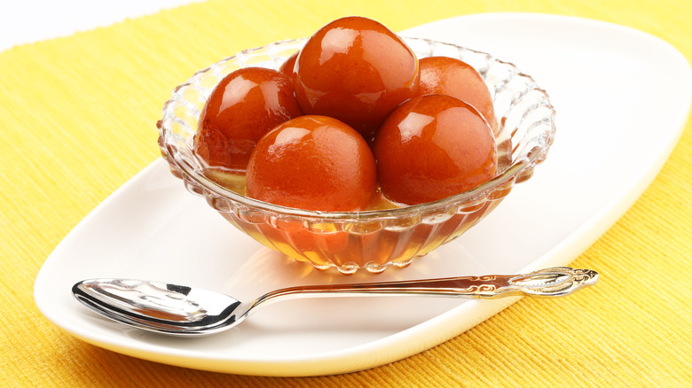 A bowl of gulab jamuns