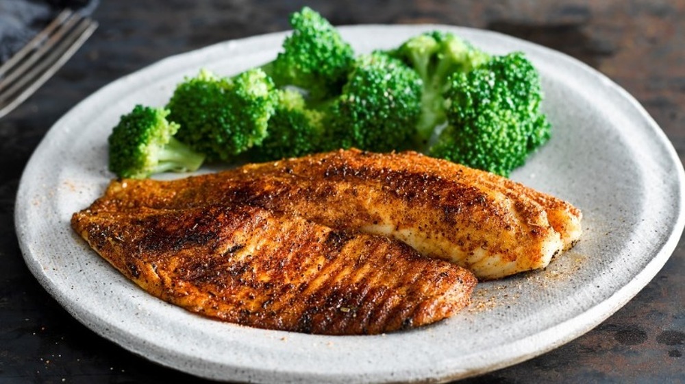 Ruby Tuesday Creole catch with steamed broccoli 