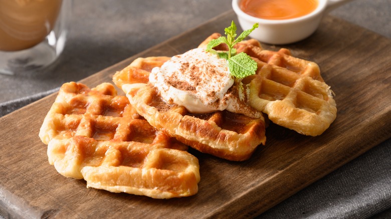 croissant waffle croffle