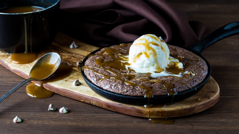 brownie skillet with ice cream