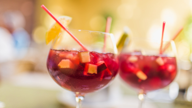 Red sangria with apples