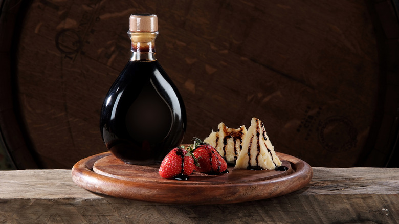 Balsamic vinegar with berries and cheese