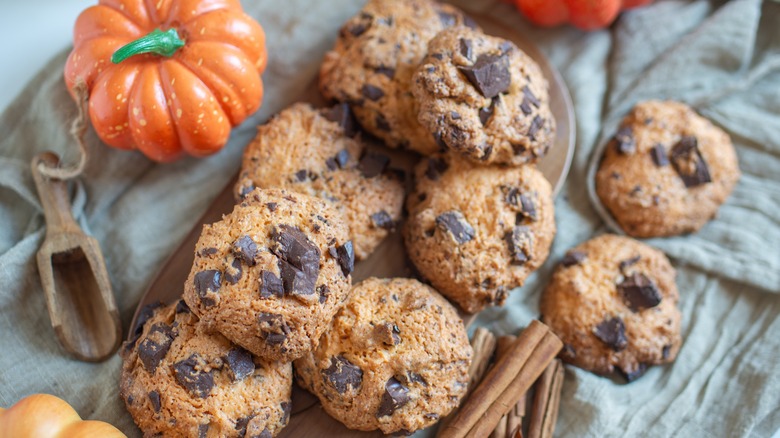 Chocolate chip pumpkin cookies and decorations