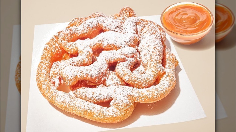 zaxby-s-unveils-carnival-inspired-funnel-cakes-for-a-limited-time