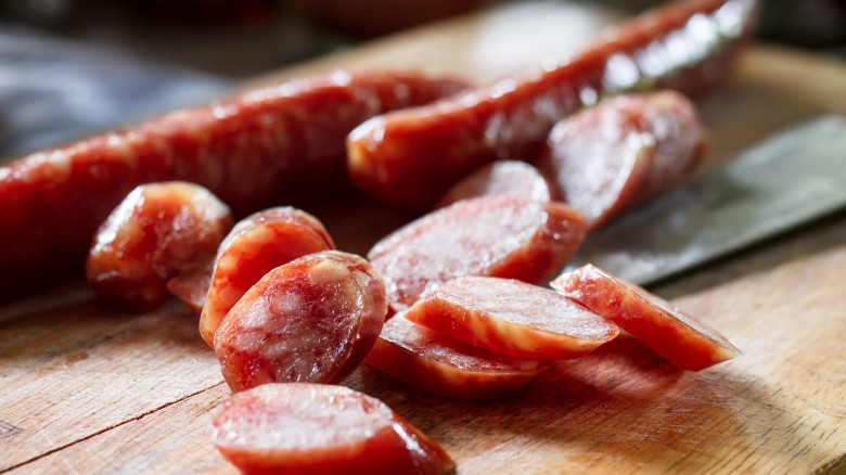 amazing-dishes-chinese-sausage-780x438